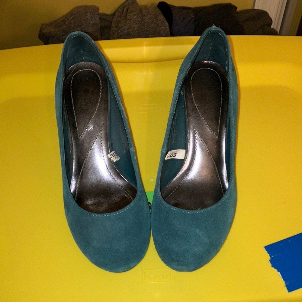 🔹4 for $30 Merona Suede Wedges, Size 5.5